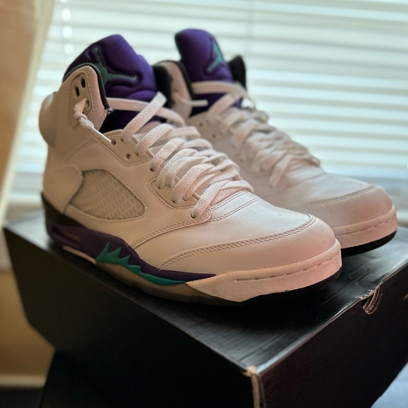 Air Jordan Retro 5 - Picture 1 of 3